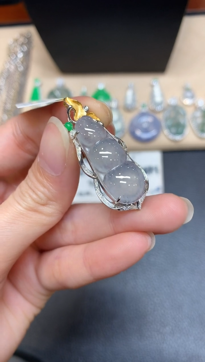 【闪购商品】翡翠颈饰18K金镶嵌【无服务费