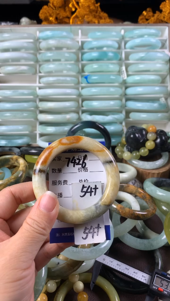 【闪购商品】蛇纹石玉手镯未镶嵌7426