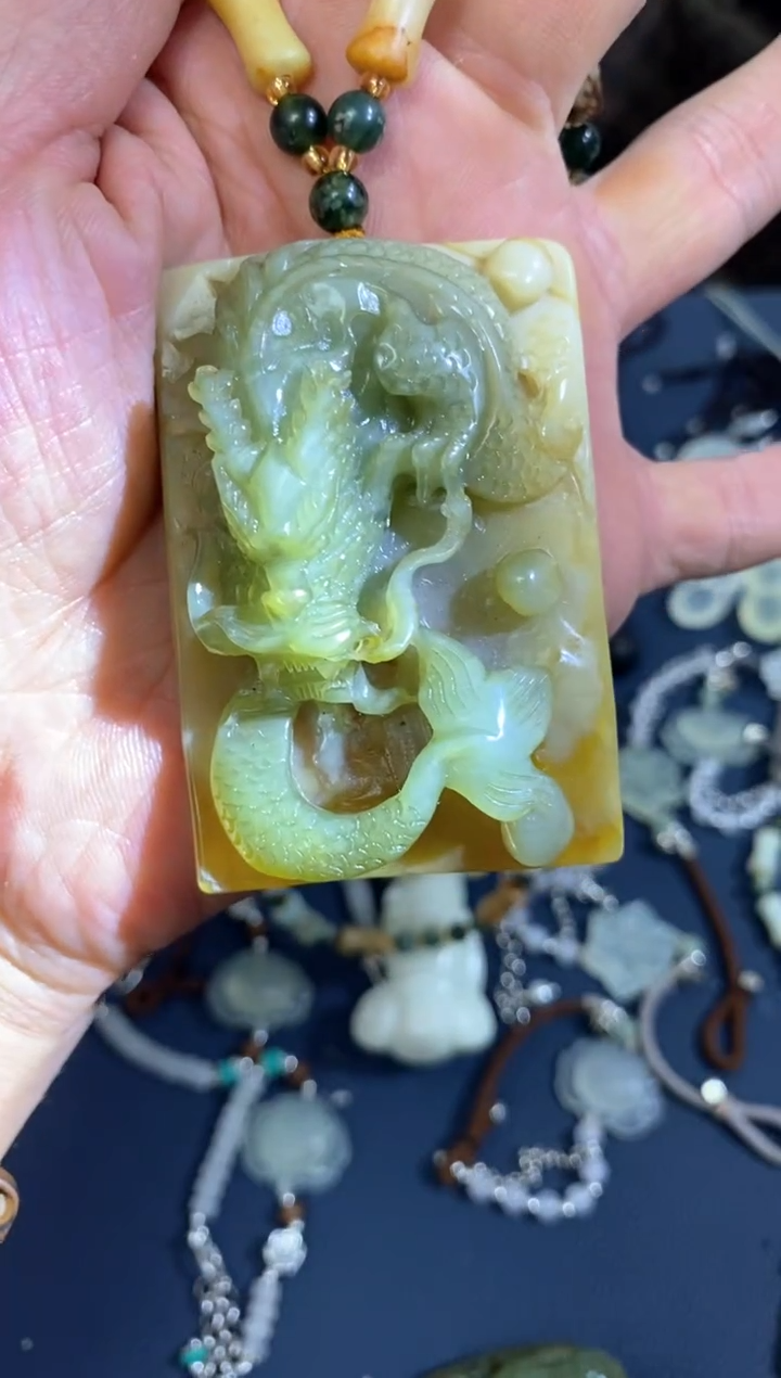 【闪购商品】蛇纹石玉颈饰未镶嵌岫玉