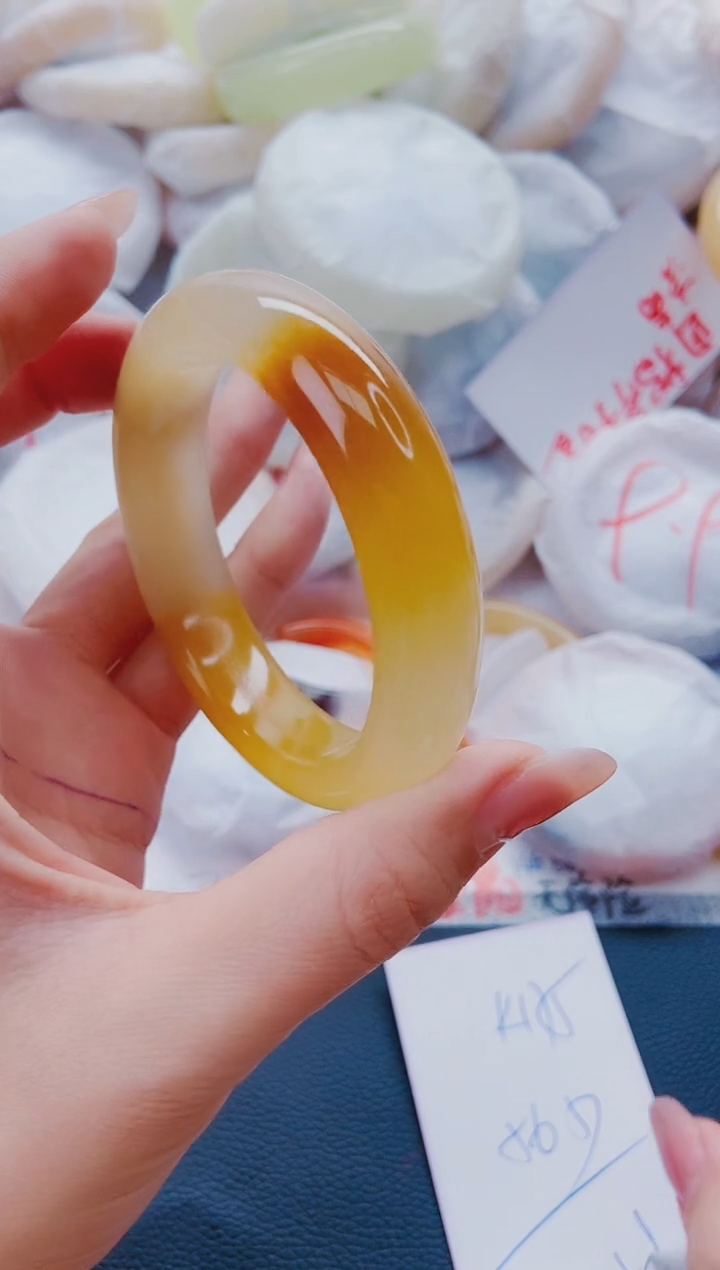 石英质玉手镯未镶嵌K175-56-57