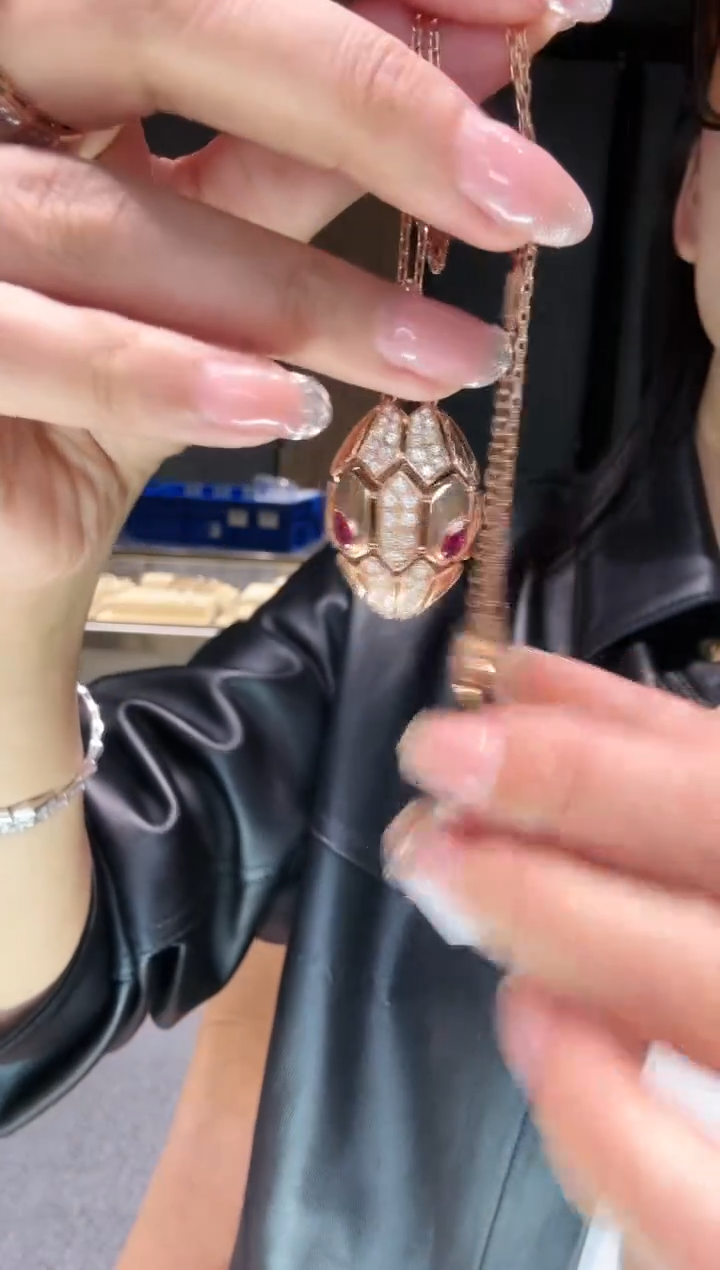 【闪购商品】钻石项链18K金镶嵌蛇头