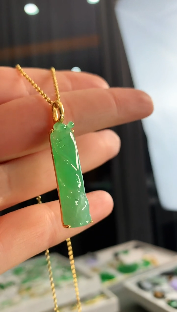 【闪购商品】翡翠吊坠(不含链)18K金镶嵌吊坠