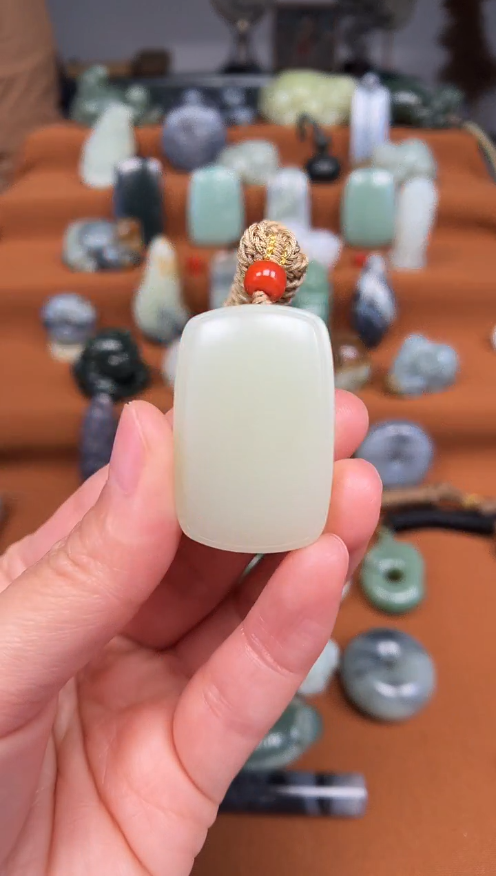 【闪购商品】和田玉颈饰未镶嵌平安牌