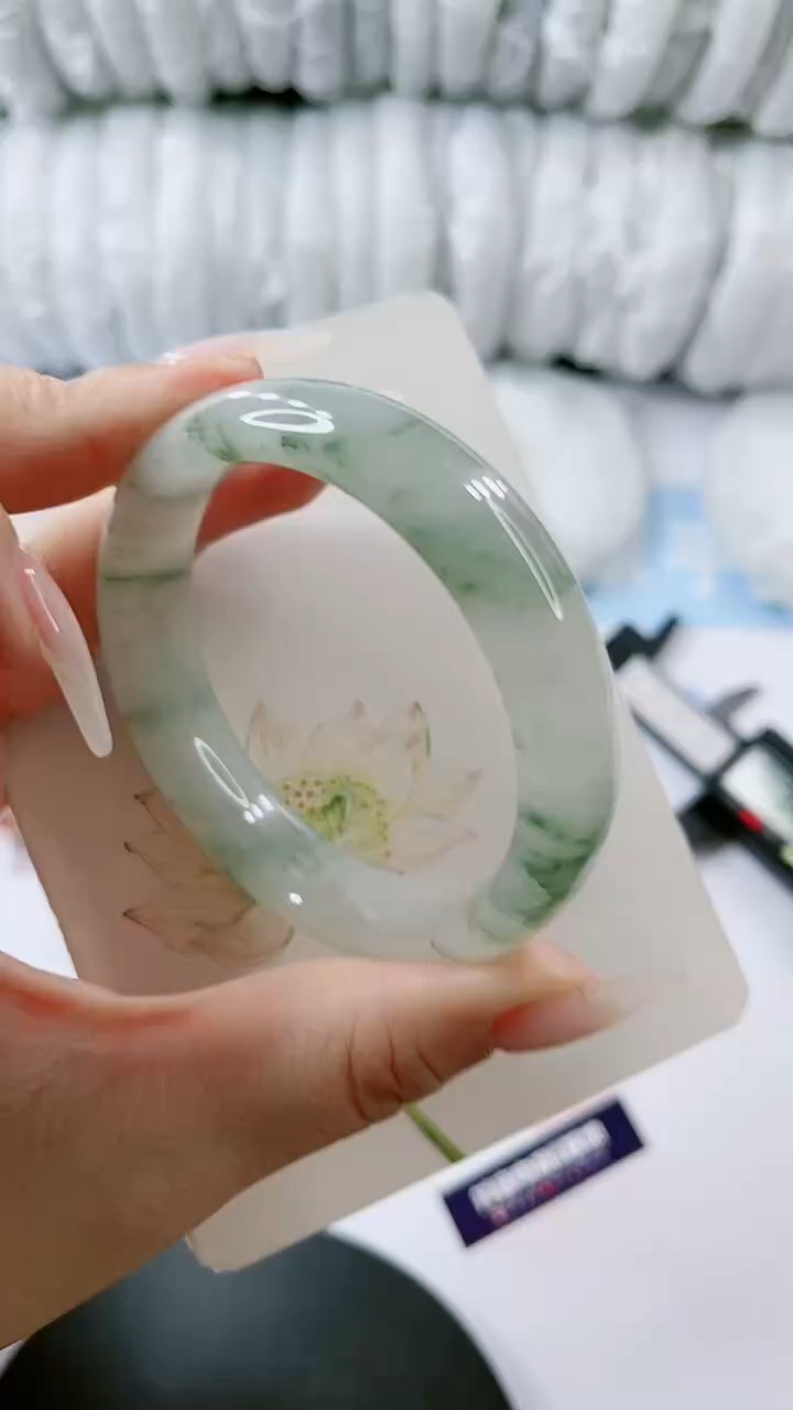 【闪购商品】石英质玉手镯未镶嵌多样性发货V480