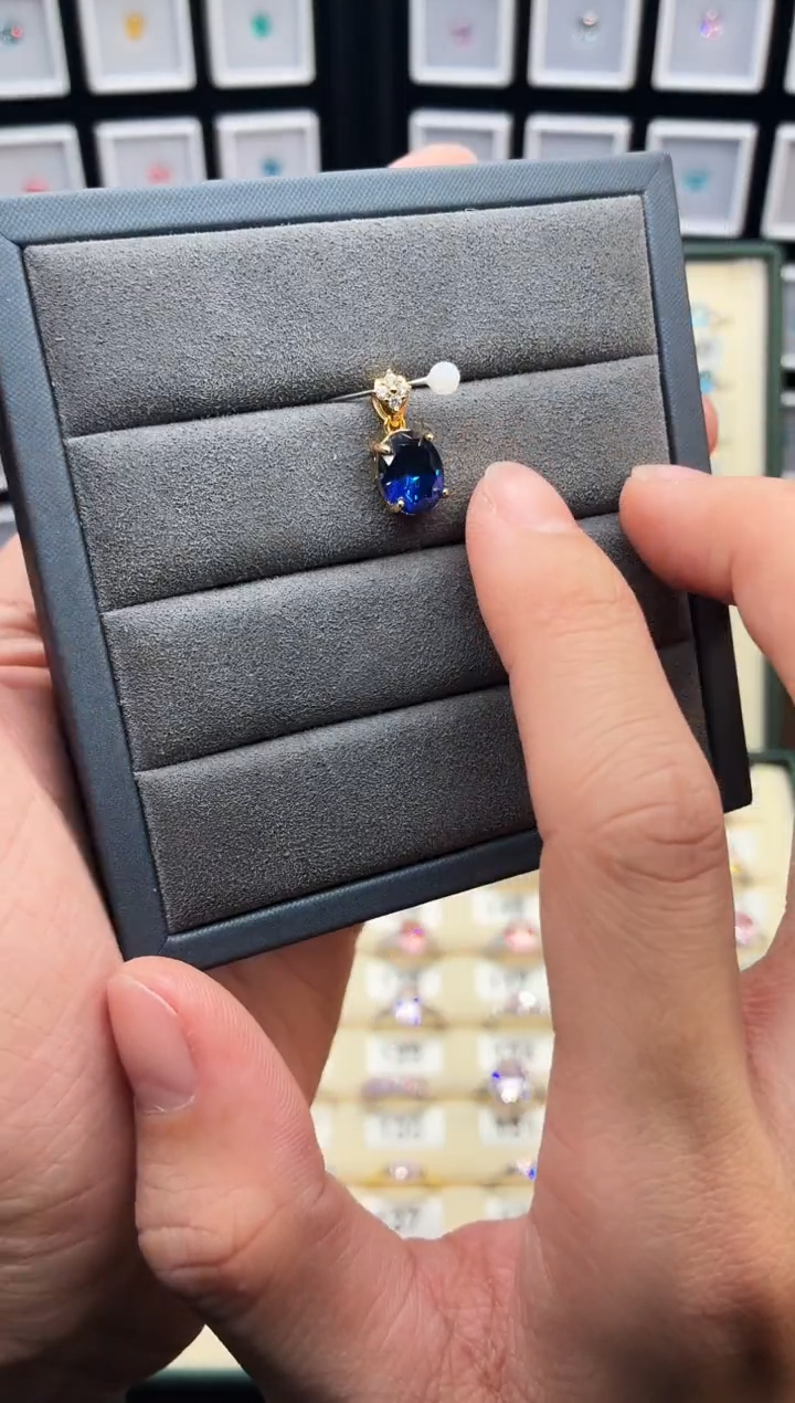 吊坠(赠链)蓝宝石银S925镶嵌111