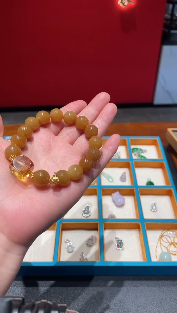 颈饰未镶嵌和田玉（糖玉）?****?和田玉手串