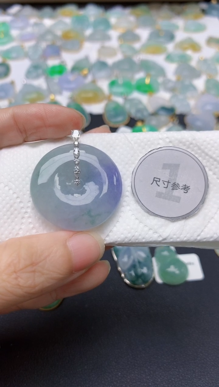 翡翠18K金镶嵌颈饰天然缅甸A货翡翠