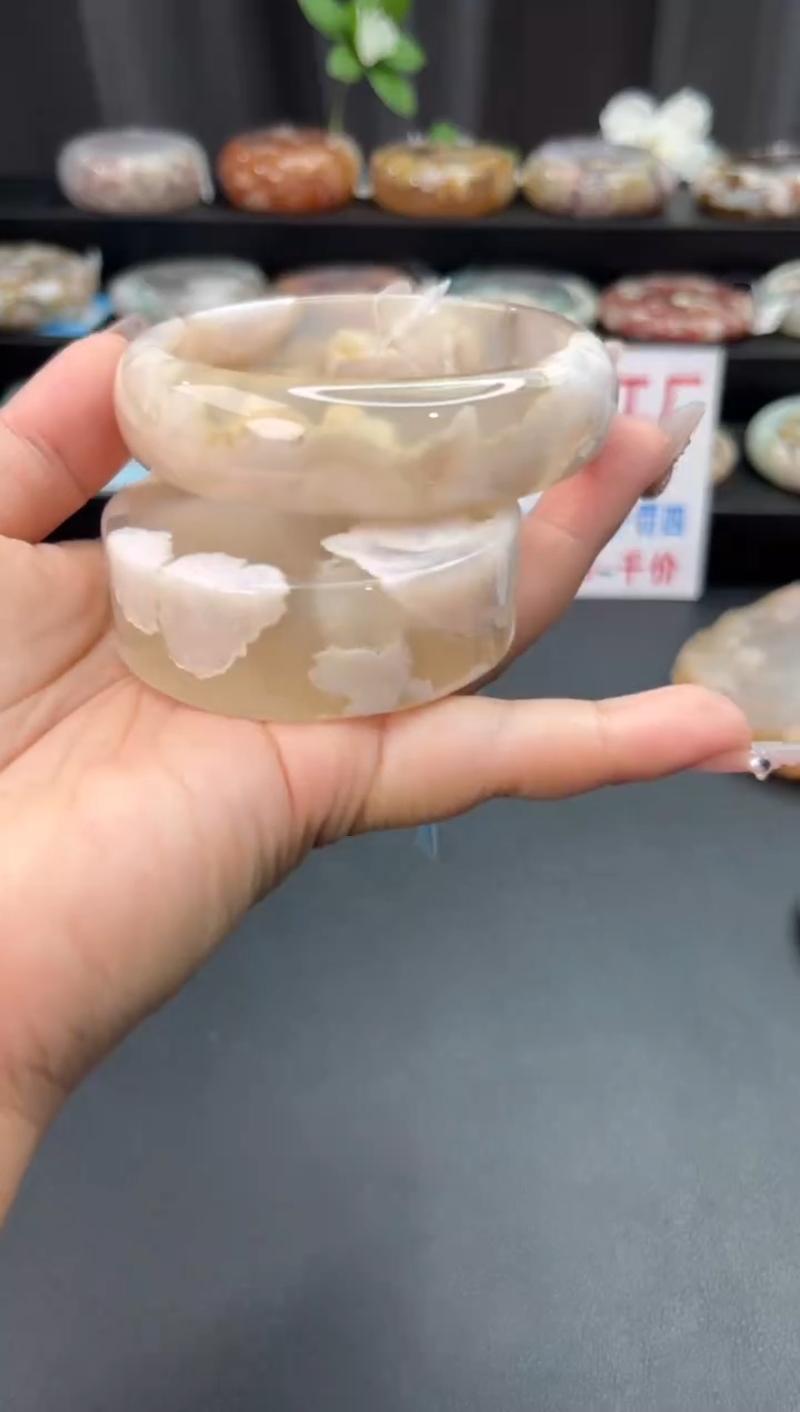 未镶嵌手镯石英质玉（62圈口）赠送镯心 