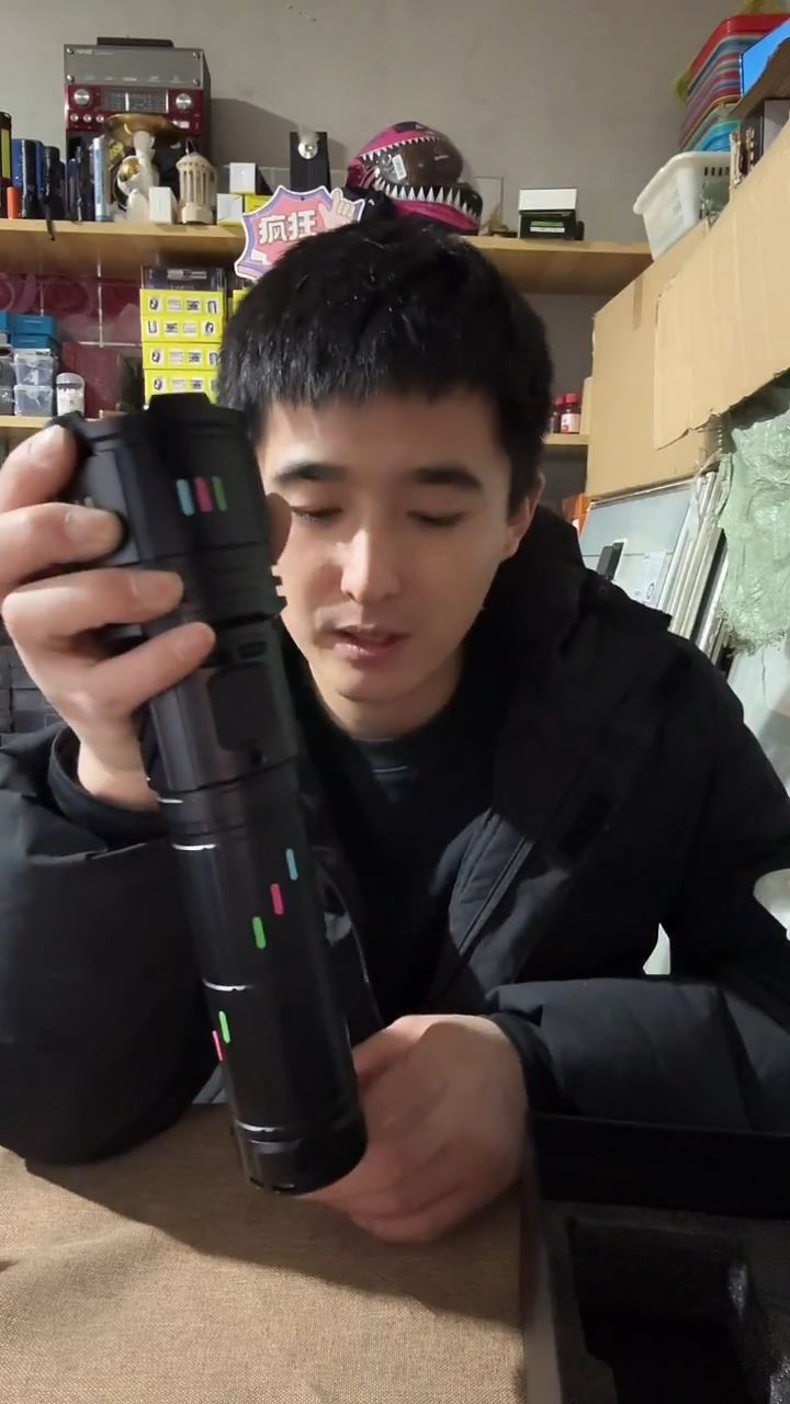 白激光合金大手电