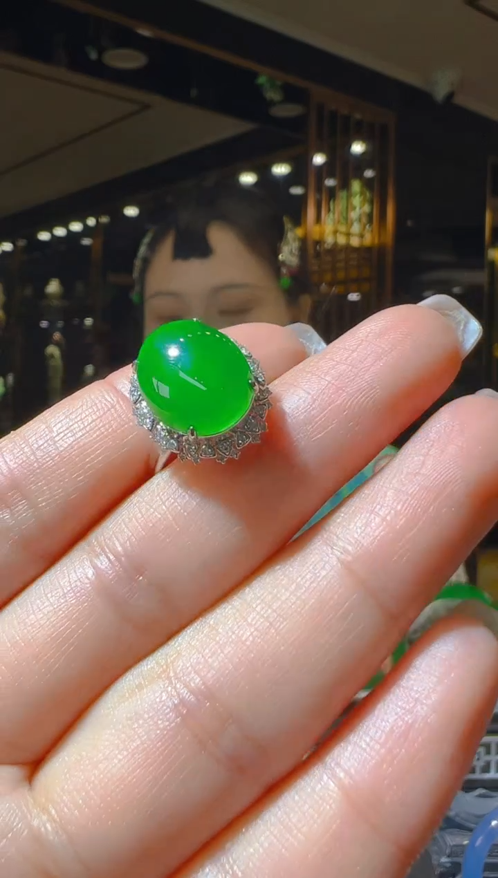 【闪购商品】翡翠戒指18K金镶嵌068       