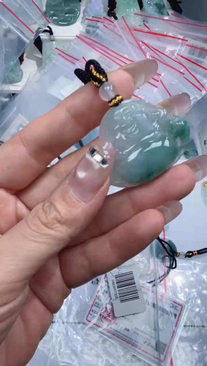 颈饰未镶嵌翡翠吊坠