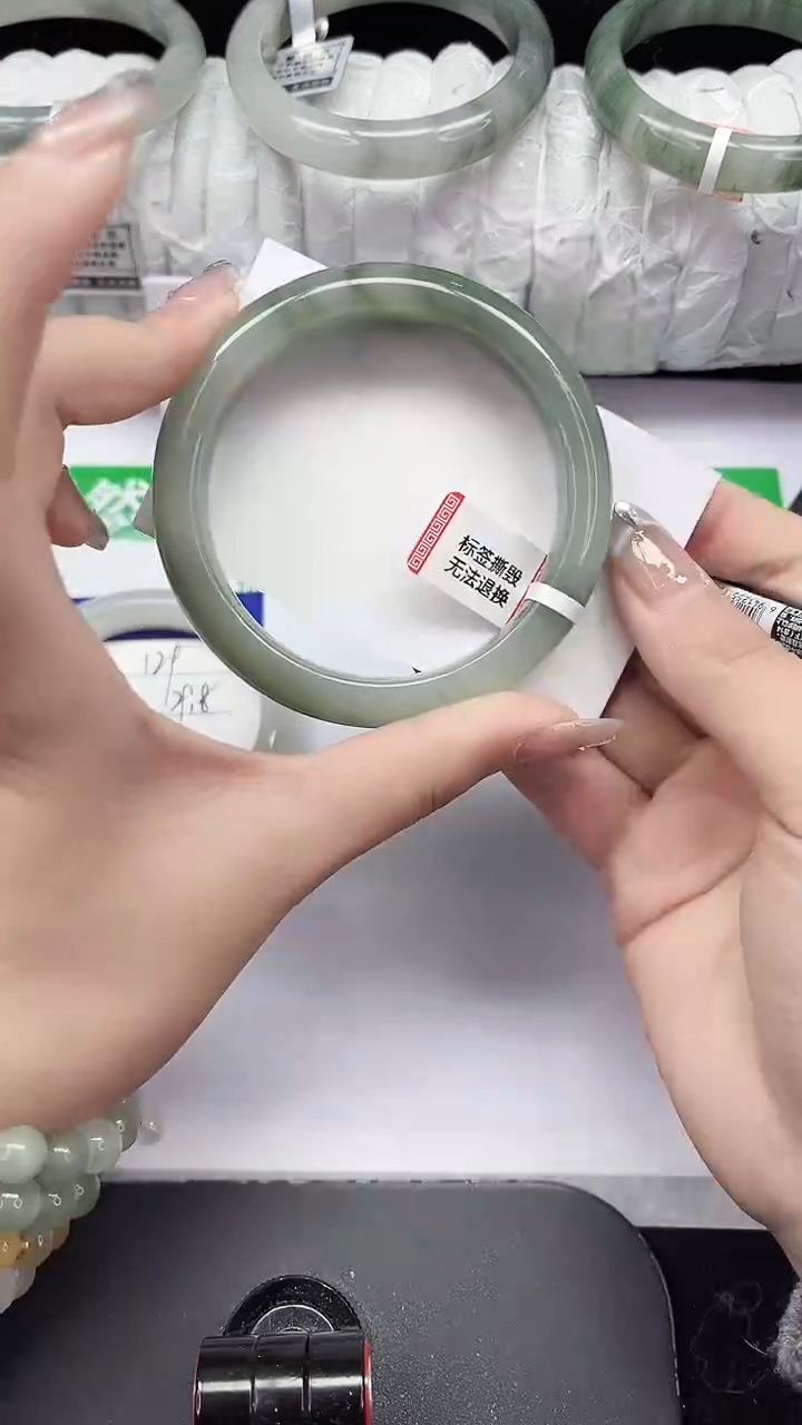 未镶嵌手镯石英质玉130-58/59