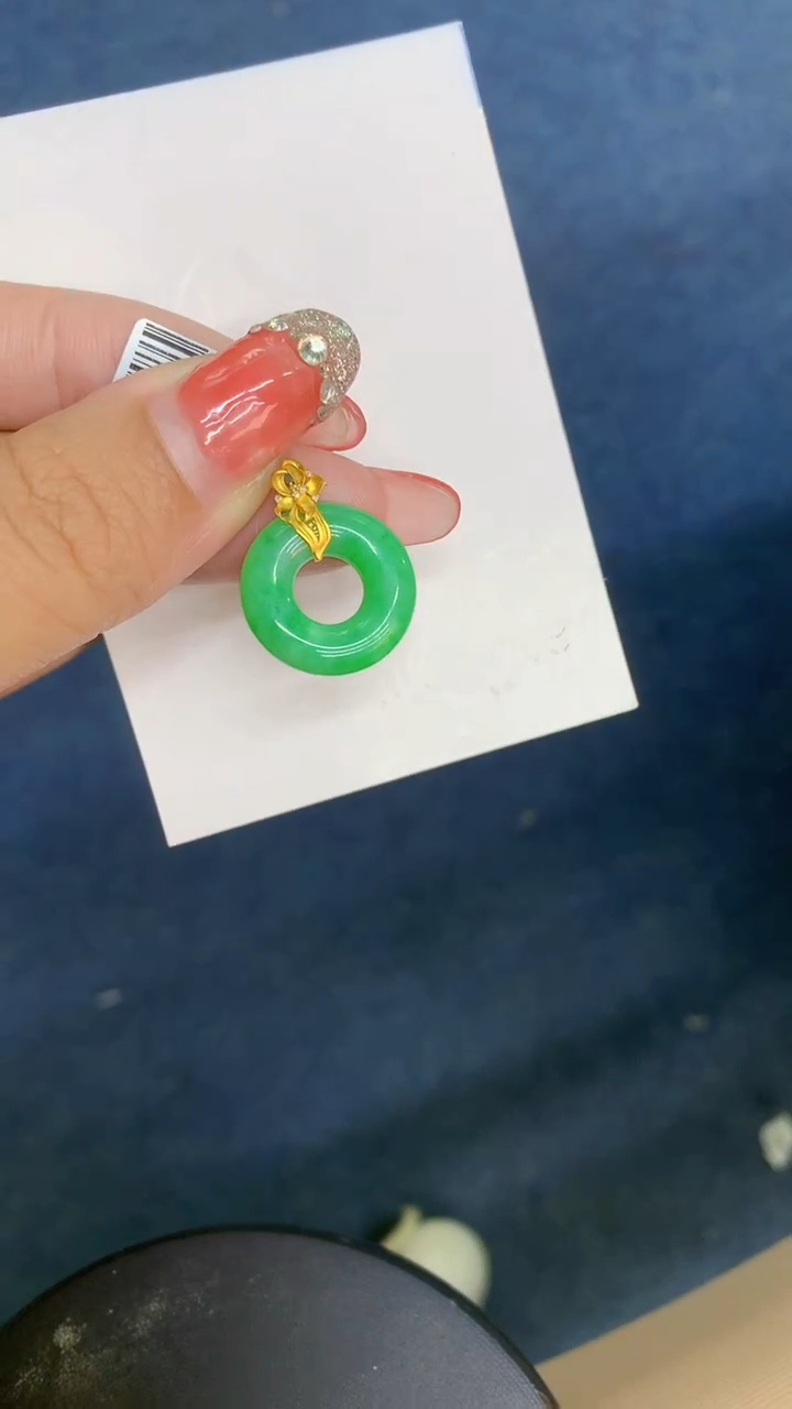 颈饰18K金镶嵌翡翠1