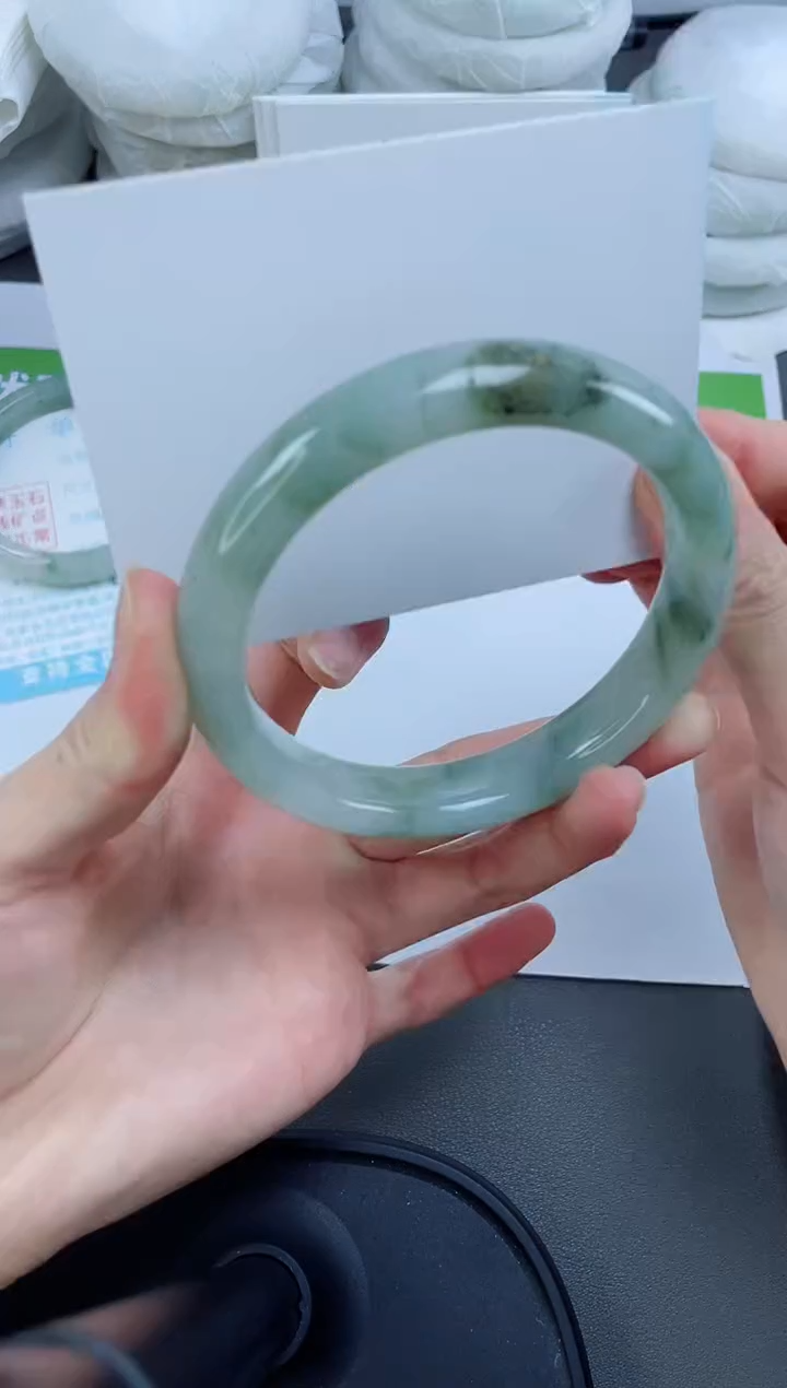 【闪购商品】石英质玉手镯未镶嵌100-65