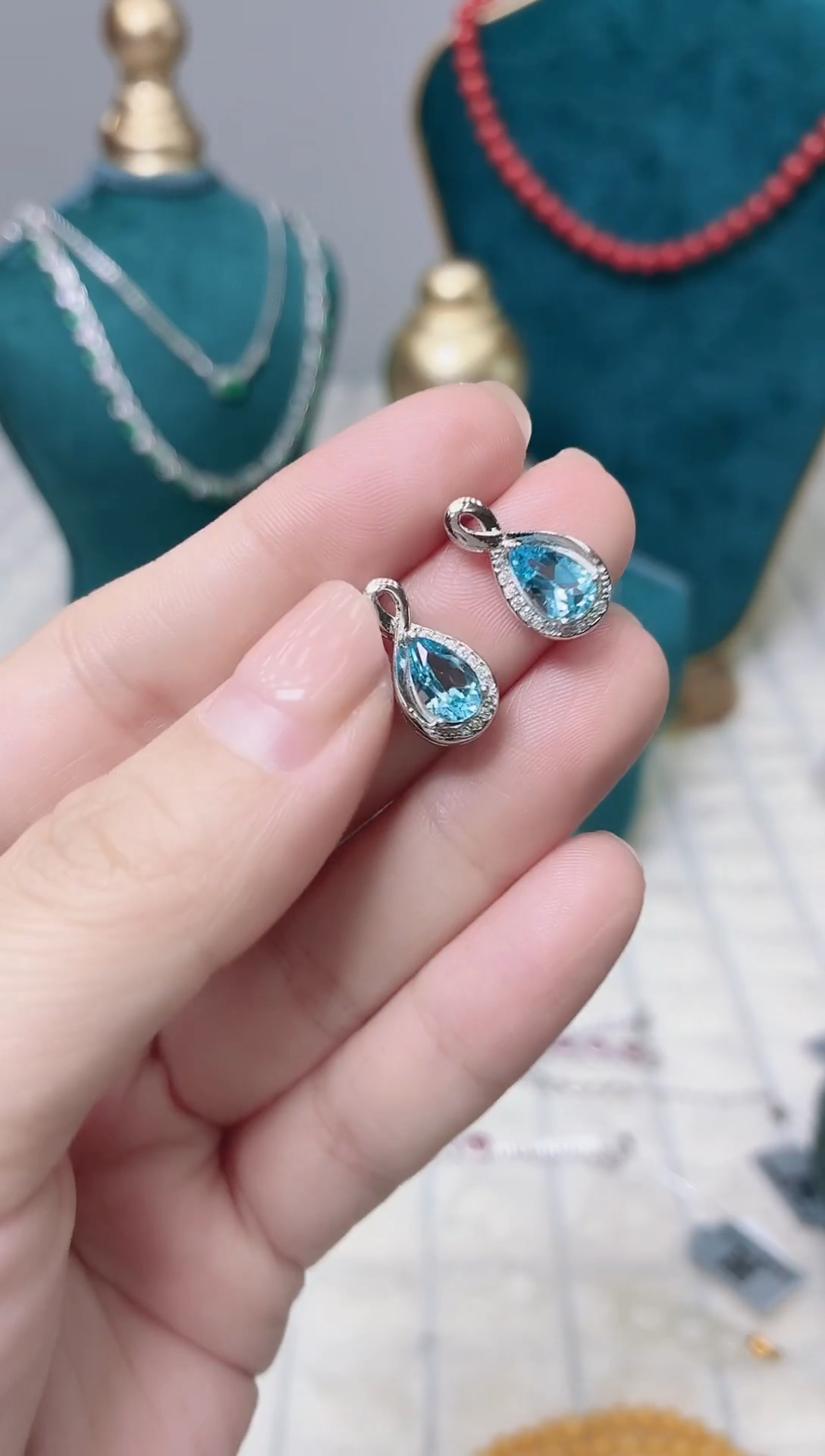 银S925镶嵌托帕石耳饰334BJ1225产品一个（多样性）