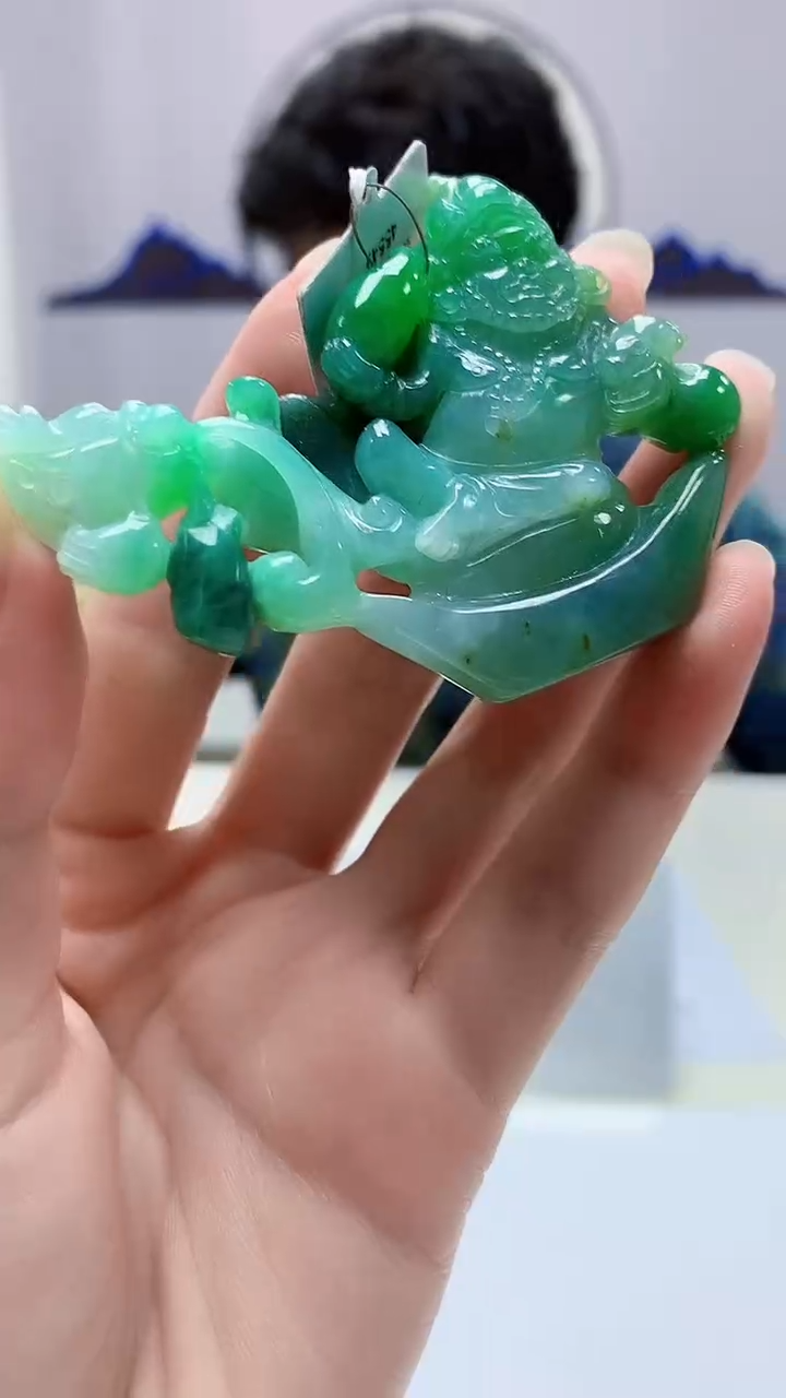 【闪购商品】定制翡翠未镶嵌4688zm-毛货赠珠链挂件231