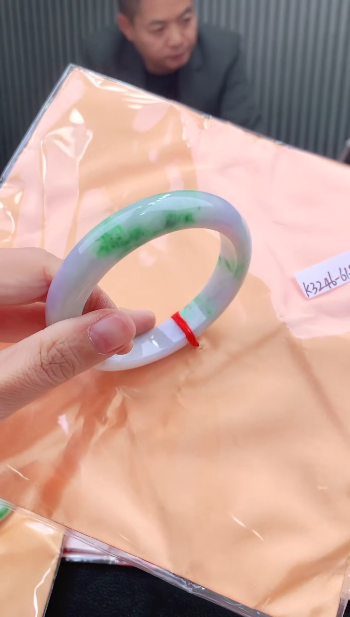 未镶嵌手镯翡翠61+