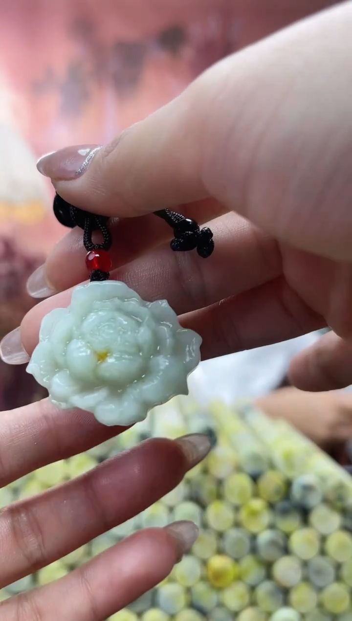 未镶嵌岫玉吊坠·