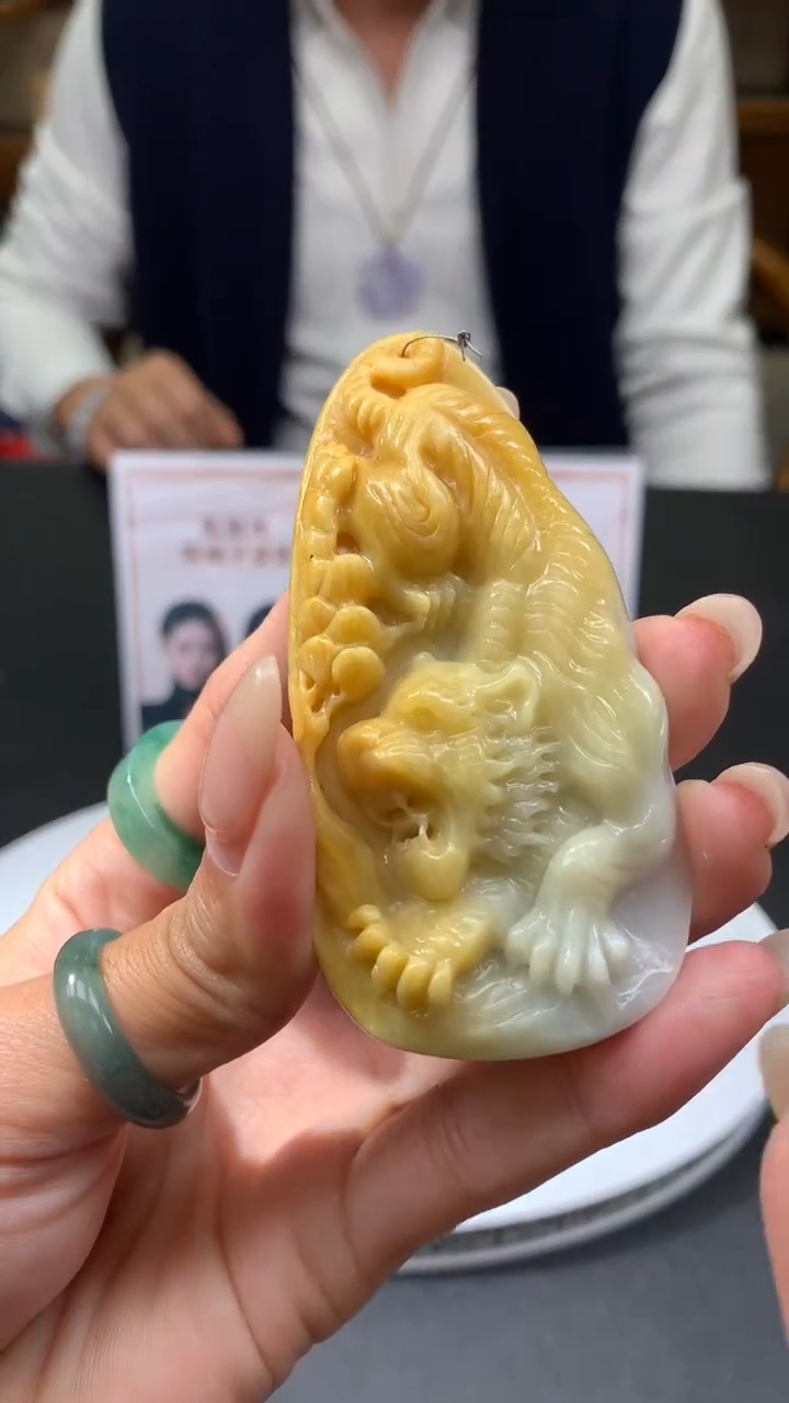 【闪购商品】定制翡翠未镶嵌不退不换CMH1件-A