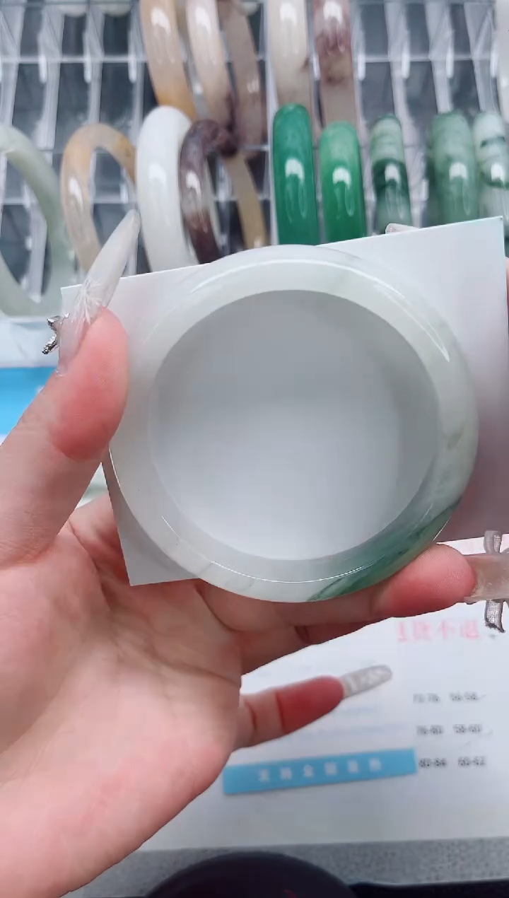 【闪购商品】石英质玉手镯未镶嵌A181-61