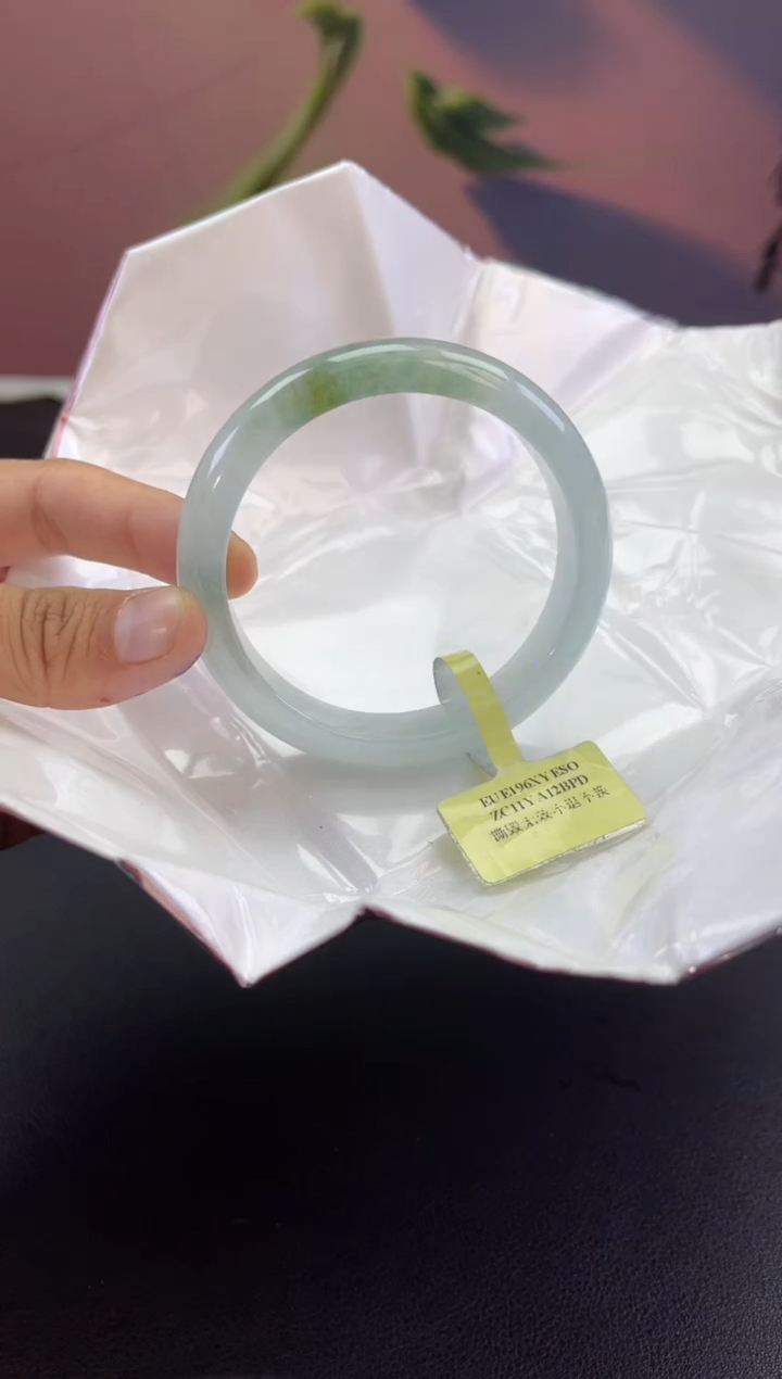 翡翠未镶嵌手镯翡翠手镯3