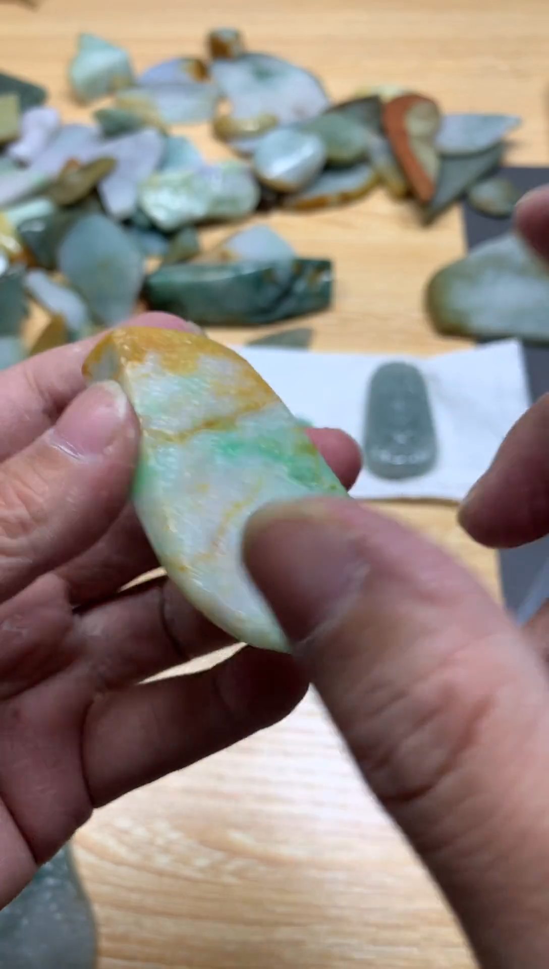 【闪购商品】翡翠颈饰未镶嵌天然翡翠A货