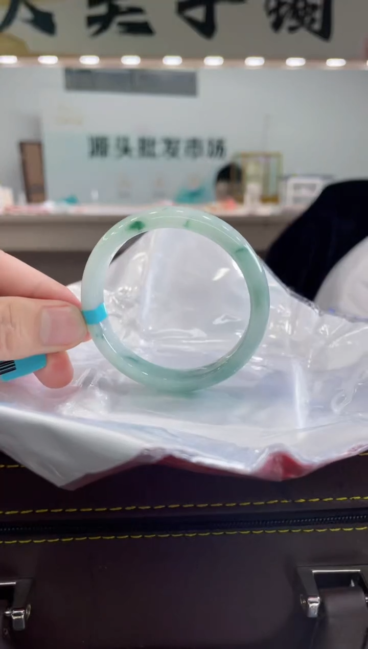 【闪购商品】翡翠手镯未镶嵌手镯