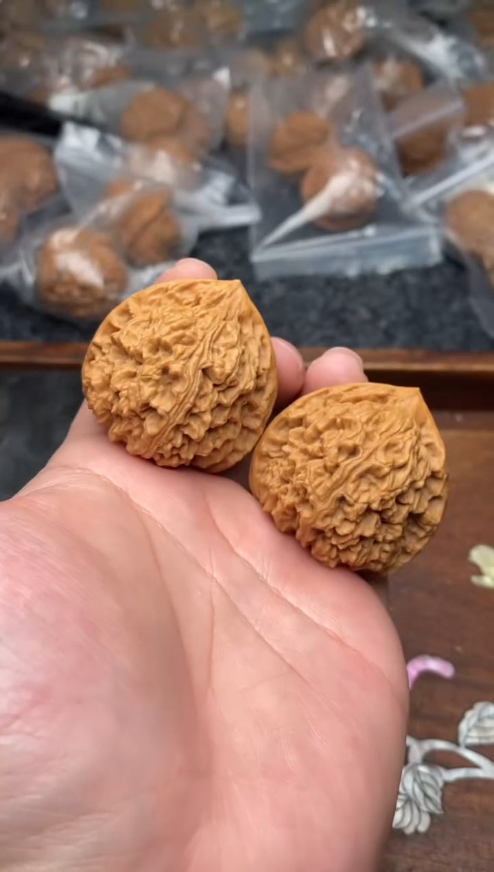 【闪购商品】文玩核桃把件G130号39尺南疆