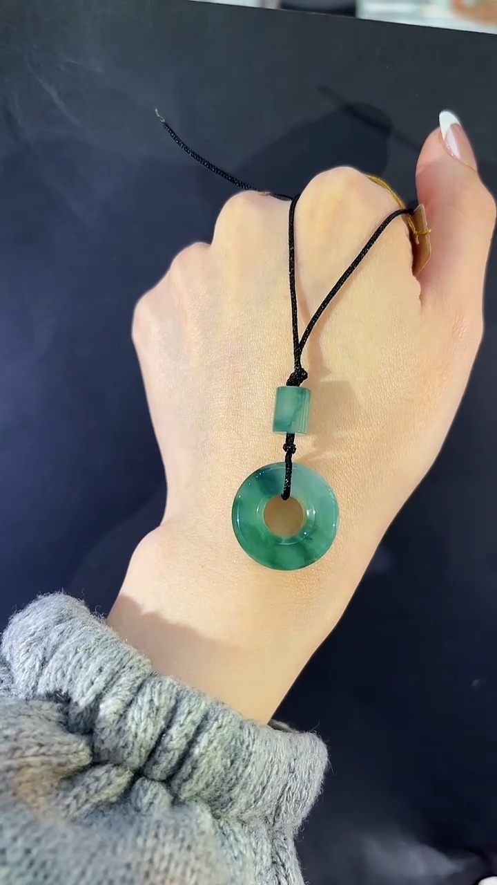 【闪购商品】翡翠吊坠(不含链)未镶嵌翡翠怀古吊坠多人不退不换