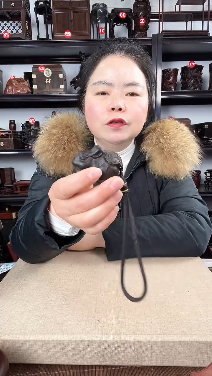 【闪购商品】木2900老李红木工艺品