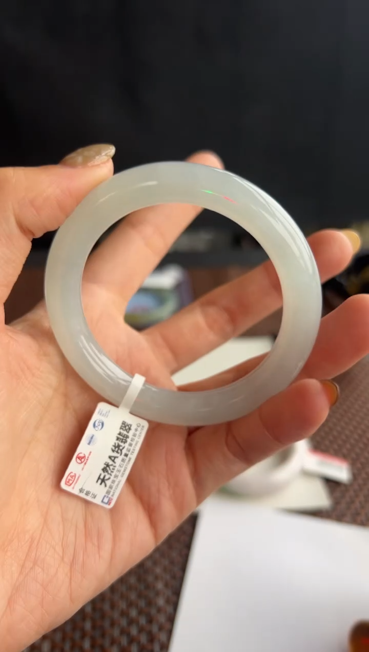 【闪购商品】翡翠手镯未镶嵌17号53*8.9*8.1