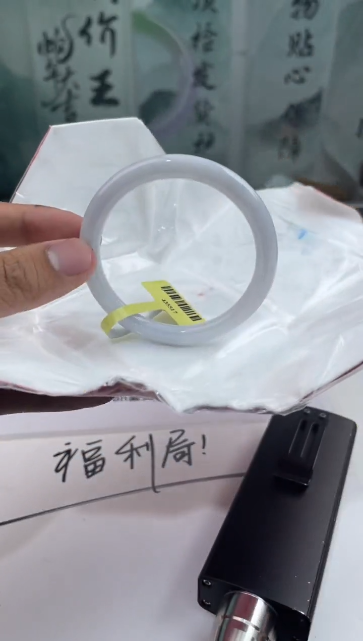 翡翠未镶嵌手镯31翡翠手镯