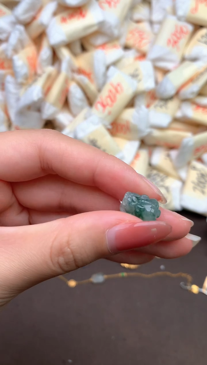 【闪购商品】翡翠颈饰未镶嵌  —