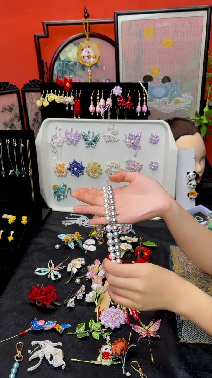 刺绣小*非遗苏绣手工饰品