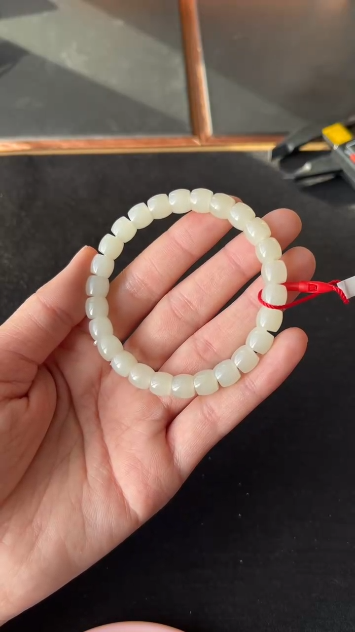 【闪购商品】和田玉手串未镶嵌于田微色差卡8直切