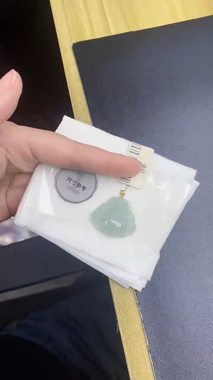 颈饰18K金镶嵌翡翠天然缅甸A货百元以上9元证书费自理