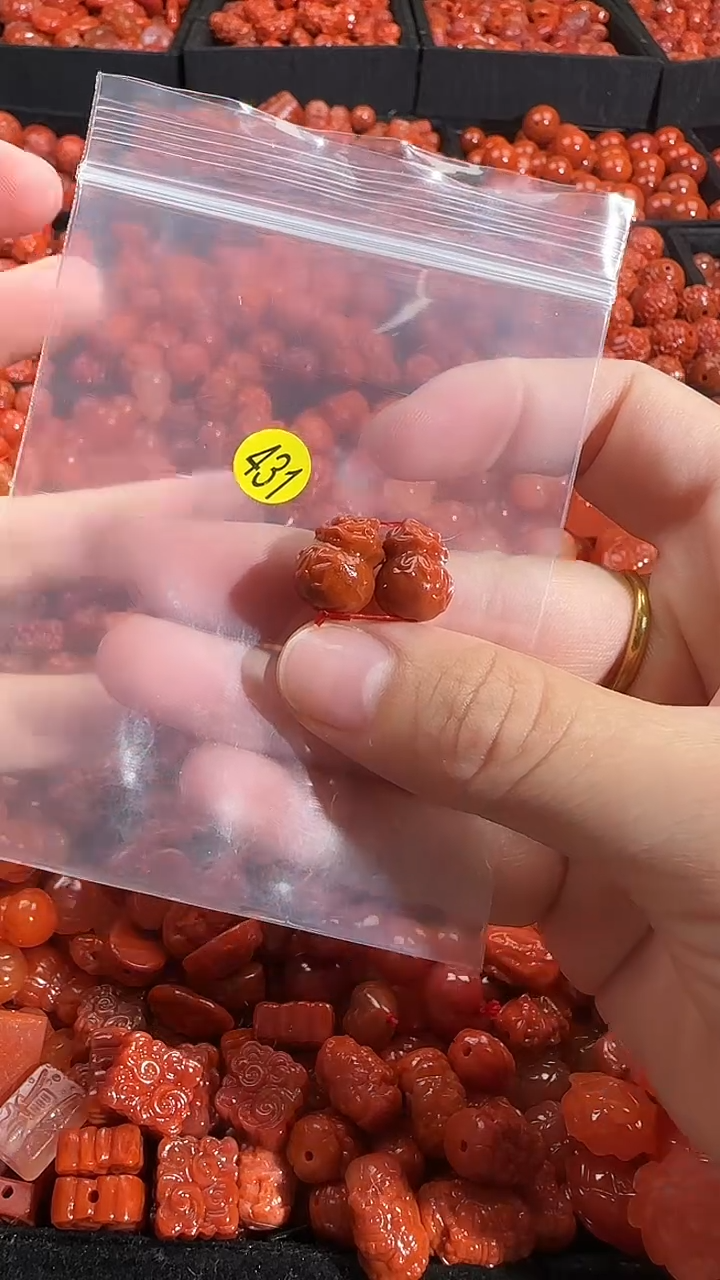 颈饰未镶嵌南红玛瑙1