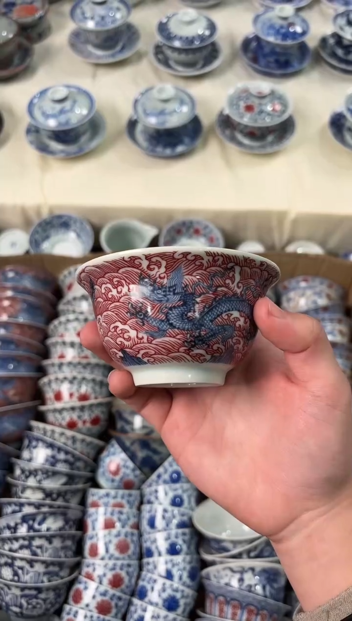 杯子瓷景德镇陶瓷茶具青花釉里红海水龙压手杯