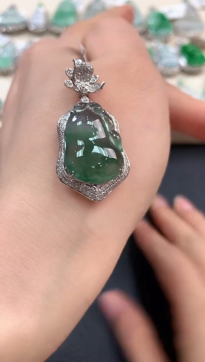 【闪购商品】翡翠吊坠(不含链)18K金镶嵌n31       