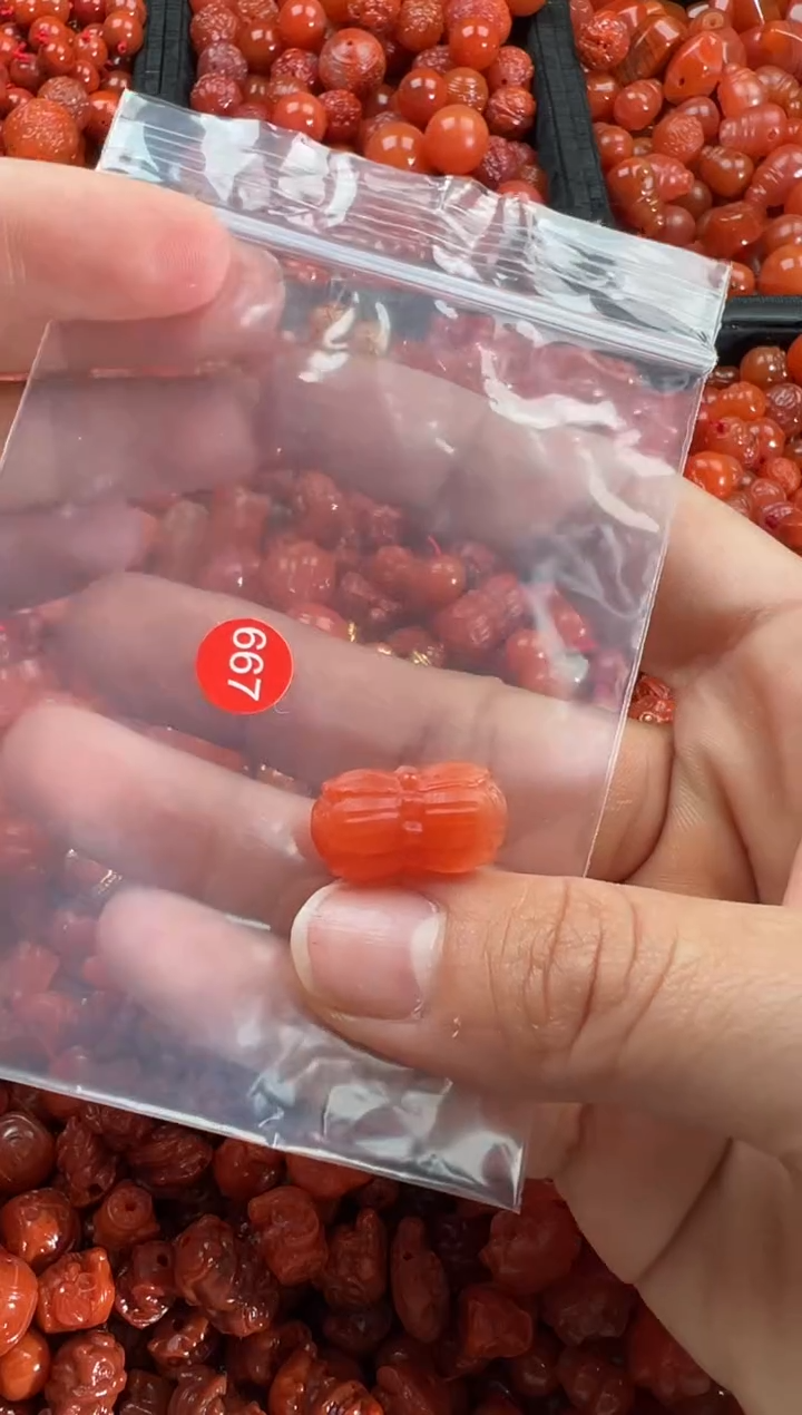 【闪购商品】南红玛瑙颈饰未镶嵌1