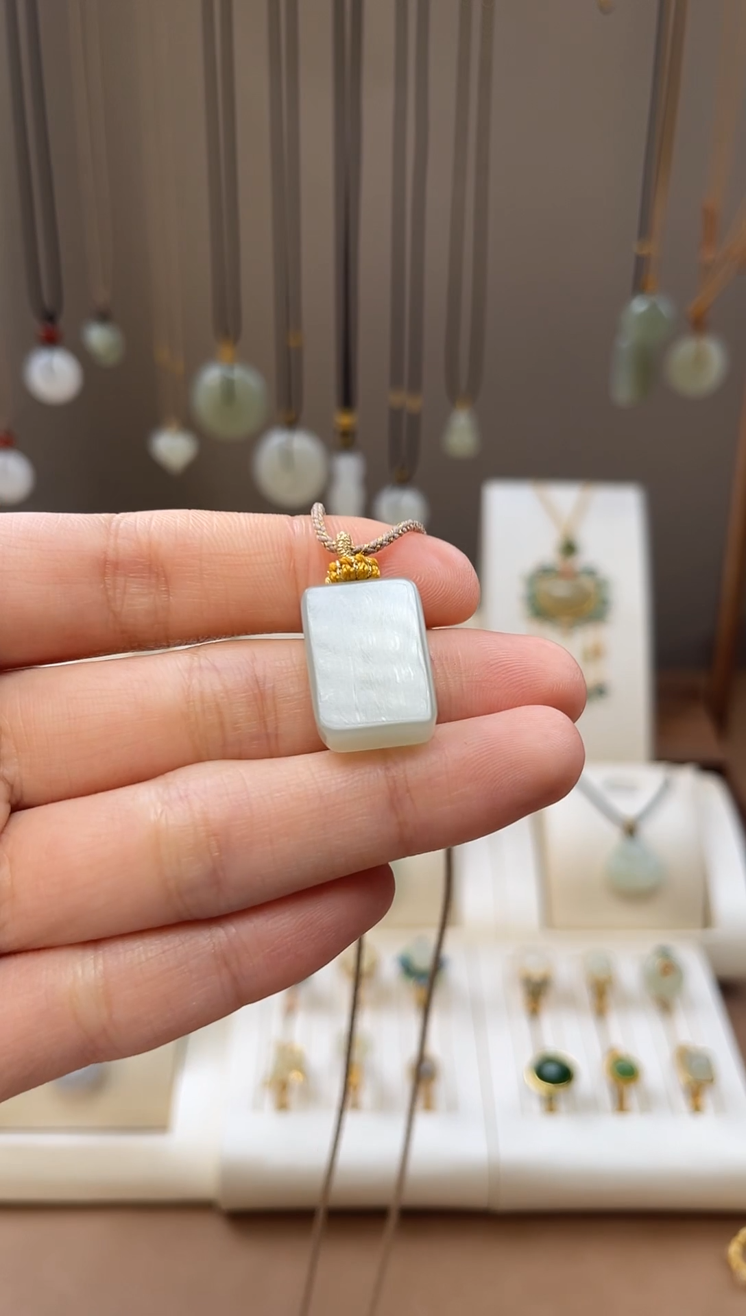 颈饰未镶嵌和田玉和田玉吊坠