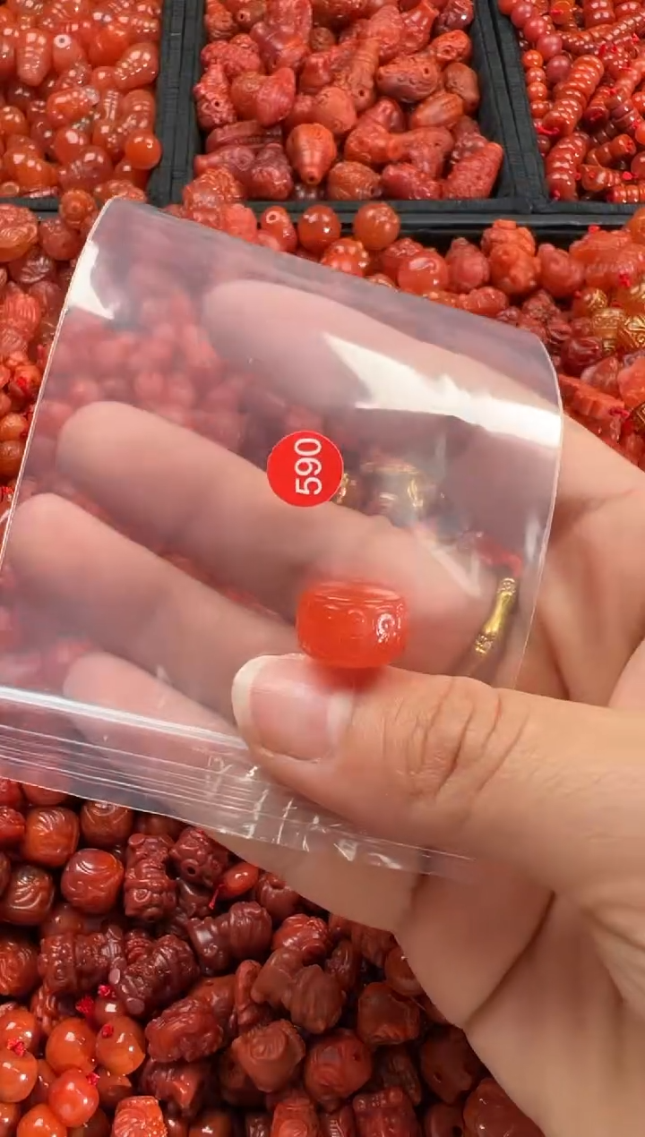 【闪购商品】南红玛瑙颈饰未镶嵌1
