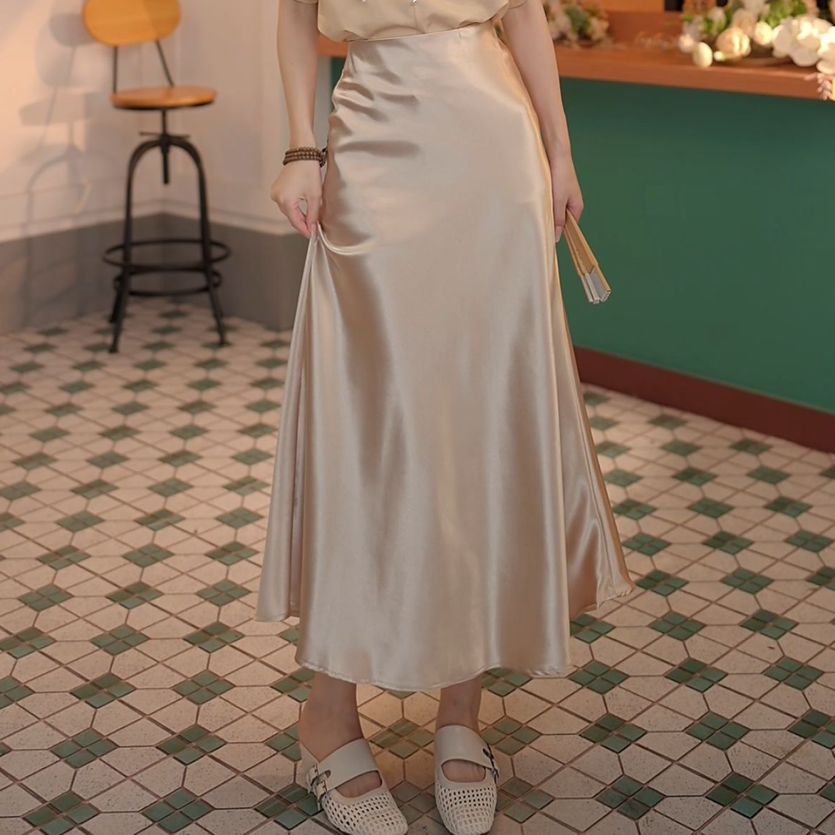 丁佳欣【维利亚】气质显瘦高腰百搭半身裙DS1114295