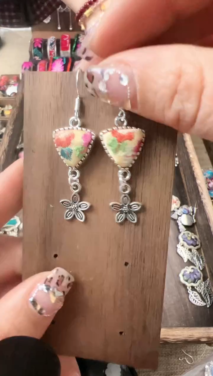 【闪购商品】织绣民族风老绣饰品431