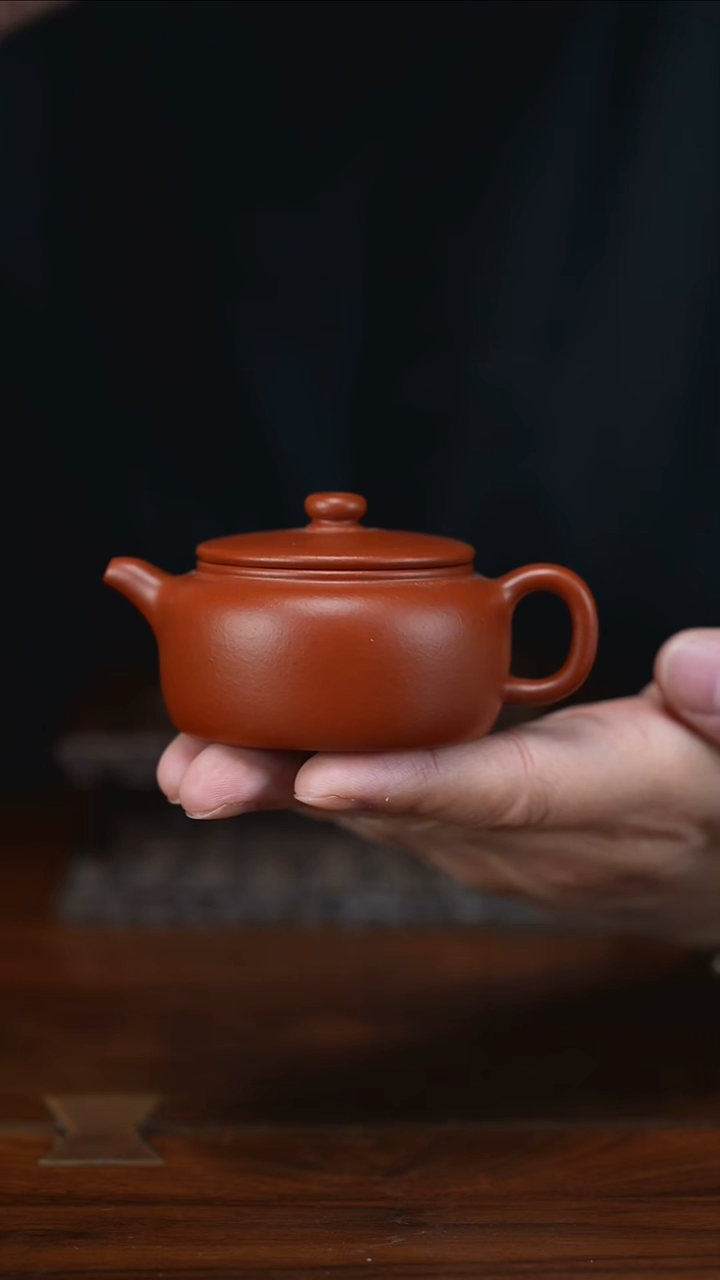 茶壶紫砂微瑕大彬扁墩（无证书不退换）