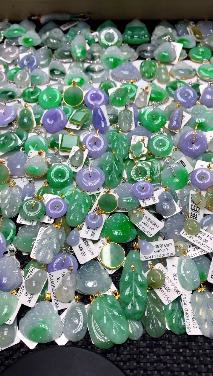 【闪购商品】翡翠颈饰18K金镶嵌 一物一证百元以上9米证书费