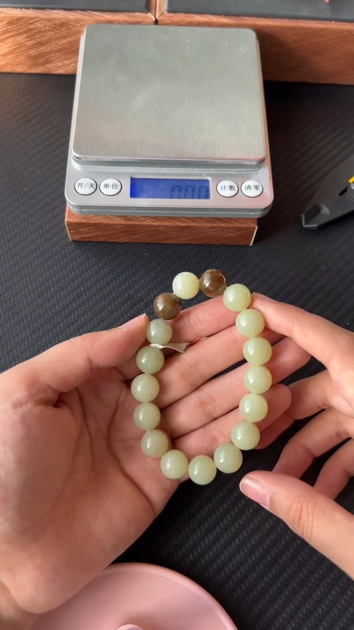 【闪购商品】和田玉手串未镶嵌若羌微色差卡12