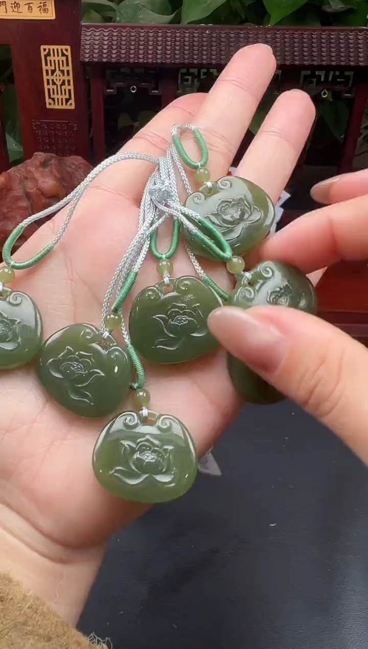 颈饰未镶嵌和田玉吊坠XB10多样性发其一