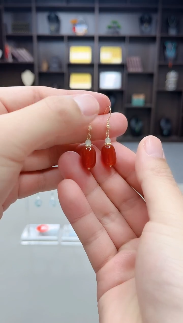 未镶嵌耳饰玛瑙/玉髓1335000