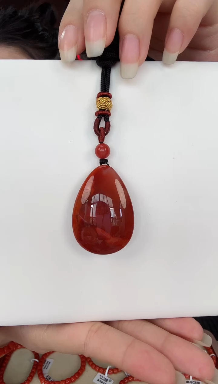 【闪购商品】南红玛瑙水滴吊坠未镶嵌一个/条